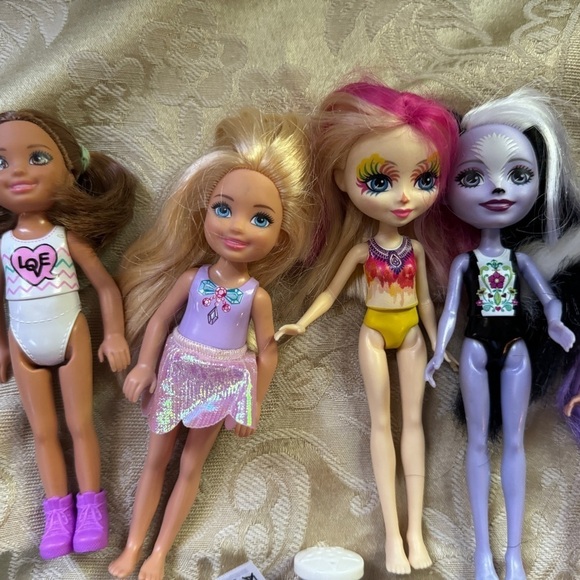 Mixed Bag of Dolls with Accessories - Picture 2 of 6